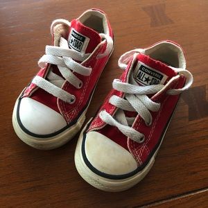 Converse red low top shoes sz 6 toddler